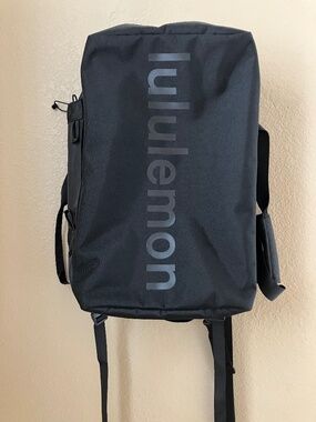 iconic rains bag RAINS: Backpacks Personalisation options::Personalized (White) api/img/?itemId=7647315114063842580... sac à dos with comfort sleeve